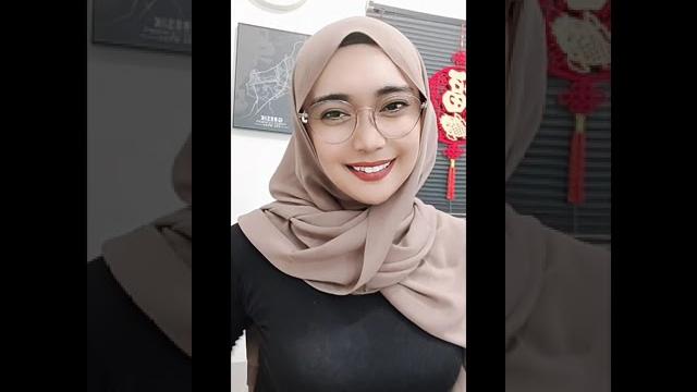 Bigo bar bar - hijab krem keliatan perutnya mulus beud Bigo bar bar - hijab krem keliatan perutnya mulus beud