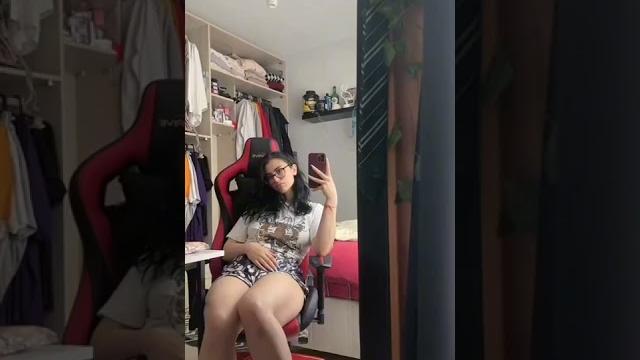 Su balcı balık etli sexsi twitch yayıncısı Su balcı balık etli sexsi twitch yayıncısı