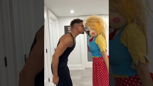 I kissed miss delight!! I kissed miss delight!!