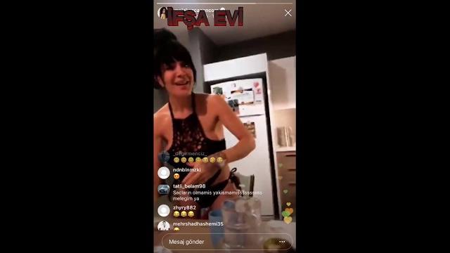 Melek özçağan evde tanga i̇le gezi̇yor Melek özçağan evde tanga i̇le gezi̇yor