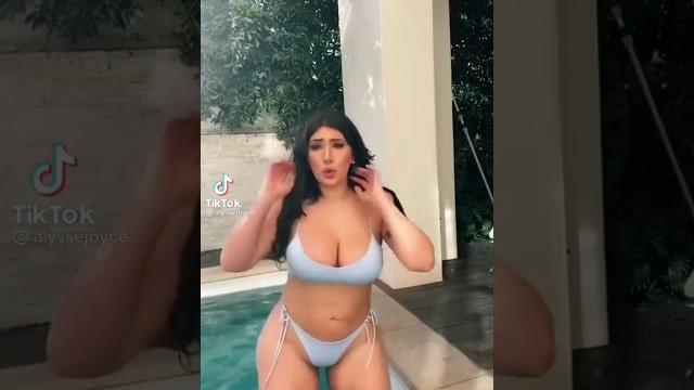 Seksi̇ ki̇lolu bi̇ki̇ni̇li̇ dans Seksi̇ ki̇lolu bi̇ki̇ni̇li̇ dans