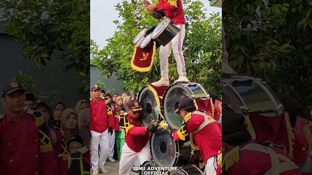 Aksi keren drumband chondro Aksi keren drumband chondro
