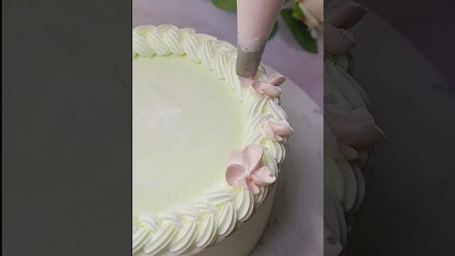 How to cake decorating so yummy #short How to cake decorating so yummy #short