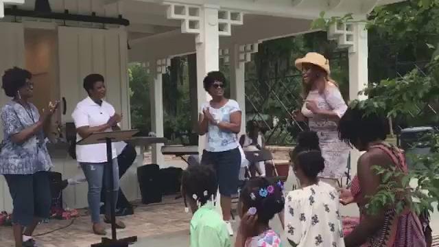 Honey bea's maah- right dey yah in charleston. a gullah geechee jingle- lornabelle gethers coakley Honey bea's maah- right dey yah in charleston. a gullah geechee jingle- lornabelle gethers coakley