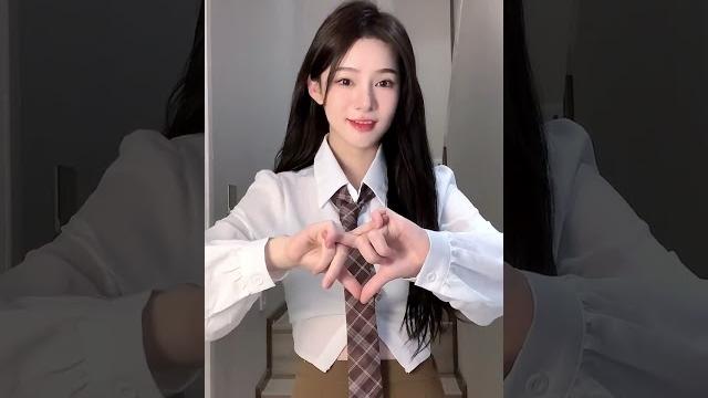 女嘉賓抖音:艾柔柔 女嘉賓抖音:艾柔柔