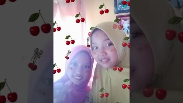 Putri nia ramadani Putri nia ramadani