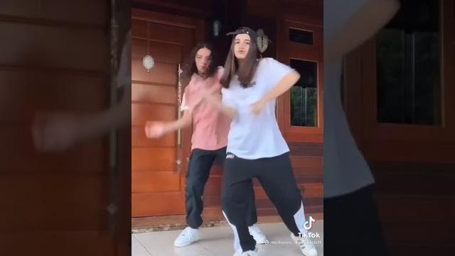 Meninas dançando a música do tik tok Meninas dançando a música do tik tok