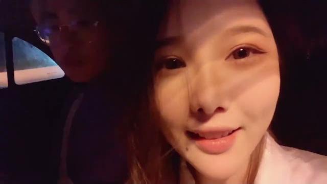 虎牙 小小奶瓶儿 (4) 虎牙 小小奶瓶儿 (4)
