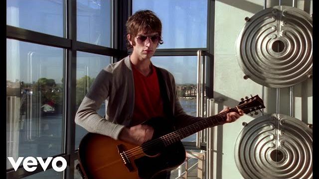 The verve - lucky man (official music video) The verve - lucky man (official music video)