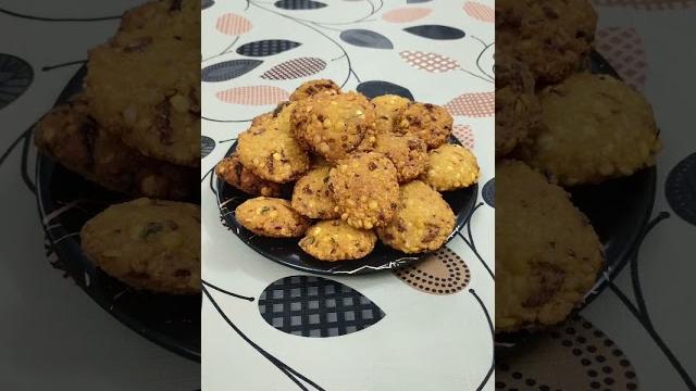 Crispy parippu vada Crispy parippu vada