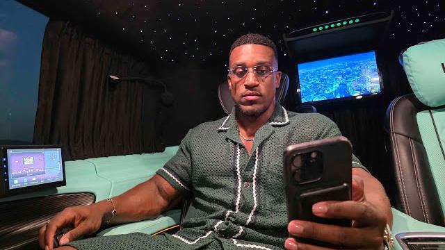 In dubai with mo vlogs In dubai with mo vlogs
