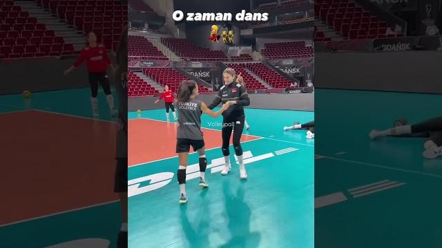 Simge ve ayçin dans yeteneklerini konuşturuyor Simge ve ayçin dans yeteneklerini konuşturuyor