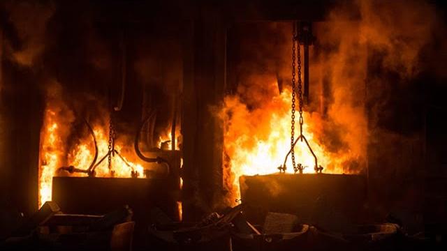 Fire breaks out at russian factory producing engines for nuclear topol-m missile system || 2025 Fire breaks out at russian factory producing engines for nuclear topol-m missile system || 2025