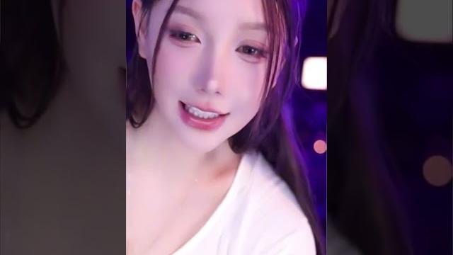 【minana呀】【米娜】2023 10 19 14《动感光波》 【minana呀】【米娜】2023 10 19 14《动感光波》