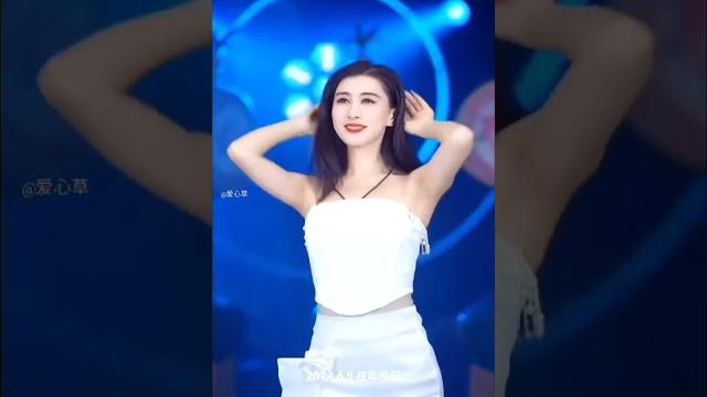 麦穗儿现代舞,浅跳一下。#极品气质 #舞蹈超清 #给大家跳个舞 #美女#舞蹈 麦穗儿现代舞,浅跳一下。#极品气质 #舞蹈超清 #给大家跳个舞 #美女#舞蹈