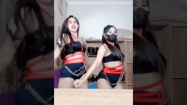 Hot duo gemoy cosplay pake kostum sexy Hot duo gemoy cosplay pake kostum sexy