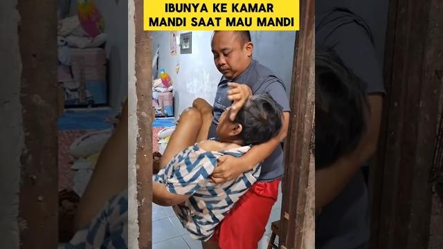 Momen haru ketika seorang anak merawat ibunya yang sedang sakit ‼️ #ibu #anak #sakit #momenharu Momen haru ketika seorang anak merawat ibunya yang sedang sakit ‼️ #ibu #anak #sakit #momenharu
