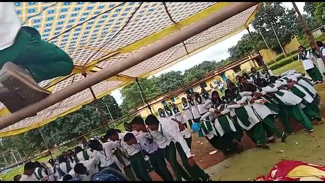 शासकीय कुछ उच्चतर माध्यमिक विद्यालय ईरागाँव जिला कोंडागांव शिक्षक दिवस के अवसर पर भाइयों का डांस शासकीय कुछ उच्चतर माध्यमिक विद्यालय ईरागाँव जिला कोंडागांव शिक्षक दिवस के अवसर पर भाइयों का डांस