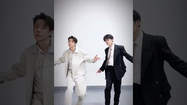 同一种舞 为什么#檀健次 跳起来涩涩的? 同一种舞 为什么#檀健次 跳起来涩涩的?