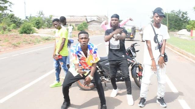 Yaw dilla ft fava vybz _ tua to) official video Yaw dilla ft fava vybz _ tua to) official video