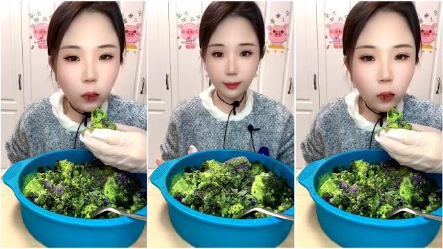 Asmr eating ice with matcha Asmr eating ice with matcha