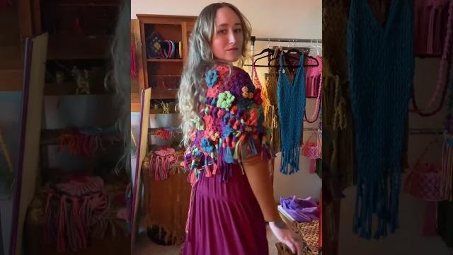 Love how this daisy garden shawl came out! i just posted a full tutorial on how to make your own! Love how this daisy garden shawl came out! i just posted a full tutorial on how to make your own!