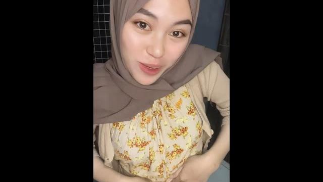 Awalnya geli tapi lama lama enak Awalnya geli tapi lama lama enak