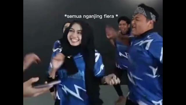 Comel je fiera Comel je fiera