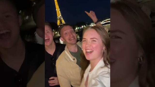 Приехали в париж ради этого видео Приехали в париж ради этого видео