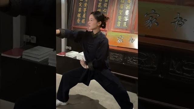 太极拳的刚柔并济,你能感受到多少?太极拳 太极沅芷 国风古韵 中华武术博大精深 国风 太极拳的刚柔并济,你能感受到多少?太极拳 太极沅芷 国风古韵 中华武术博大精深 国风