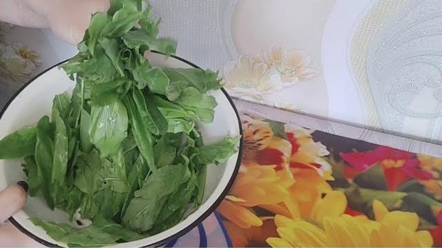 Щавель на зиму холодной водой как свежий Щавель на зиму холодной водой как свежий