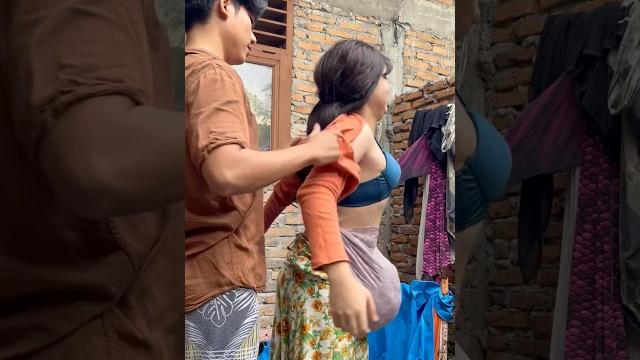 Wah lilis mau mandi di kasur #funny #lilis #trending #comedy #dusunlantam #viralshort #drama Wah lilis mau mandi di kasur #funny #lilis #trending #comedy #dusunlantam #viralshort #drama
