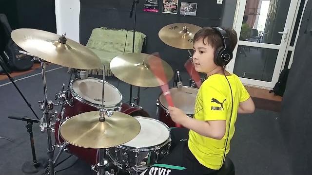 Guns n'roses - sweet child o mine drum cover by alan Guns n'roses - sweet child o mine drum cover by alan