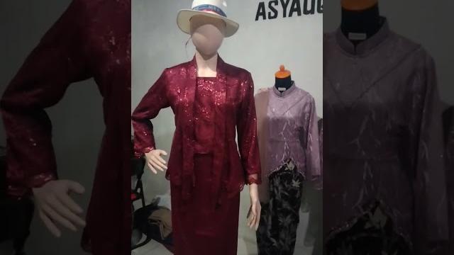 Kebaya merah Kebaya merah
