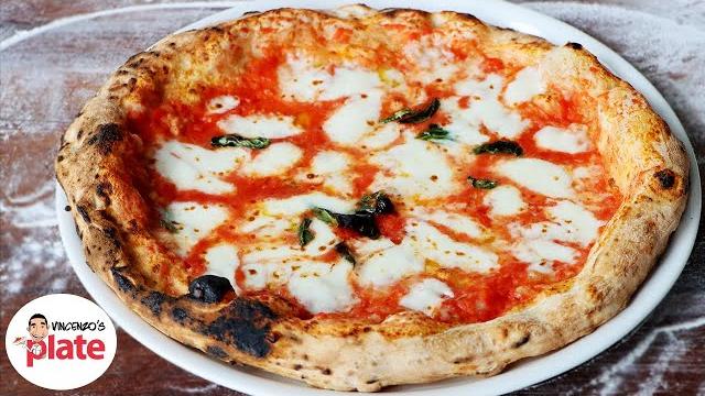 How to make pizza margherita like a neapolitan pizza chef How to make pizza margherita like a neapolitan pizza chef