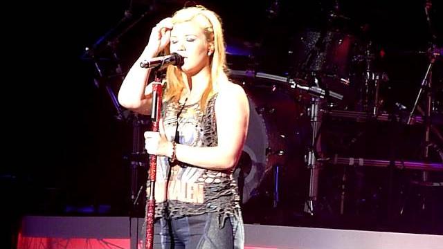 Kelly clarkson- somebody that i used to know Kelly clarkson- somebody that i used to know