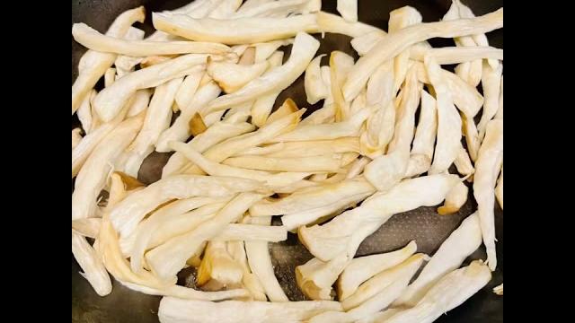 麻油杏鮑菇 #素食 #可口小菜 #家常菜 #杏鮑菇 有文字說明 麻油杏鮑菇 #素食 #可口小菜 #家常菜 #杏鮑菇 有文字說明