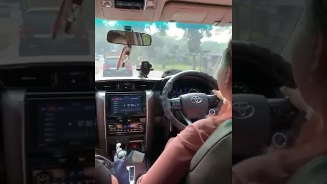 Dengan 2 tante #shorts #tante #tantesexy Dengan 2 tante #shorts #tante #tantesexy