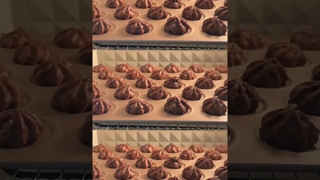 一口一個爆漿迷你巧克力小泡芙家裡必備的小零食 #dessert #recipe #baking #chocolate #puff #甜品 #甜品食譜 #烘焙 #泡芙 #零食 #甜點 #可愛 一口一個爆漿迷你巧克力小泡芙家裡必備的小零食 #dessert #recipe #baking #chocolate #puff #甜品 #甜品食譜 #烘焙 #泡芙 #零食 #甜點 #可愛