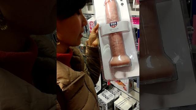 Asian girl use big dildo (vibrator tutorial) Asian girl use big dildo (vibrator tutorial)