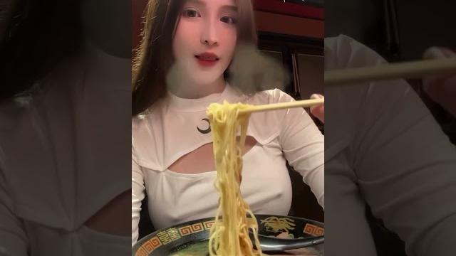 台灣ash艾希老師 ig@hi.isash 真空食大碗拉麵 台灣ash艾希老師 ig@hi.isash 真空食大碗拉麵