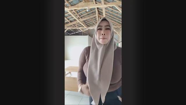 Tante hijab super montok, semok #tantehijabsuper #hijabtante #jilbabtante #tantehijab #tantejilbab Tante hijab super montok, semok #tantehijabsuper #hijabtante #jilbabtante #tantehijab #tantejilbab