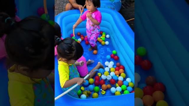 Ball pool with sis Ball pool with sis