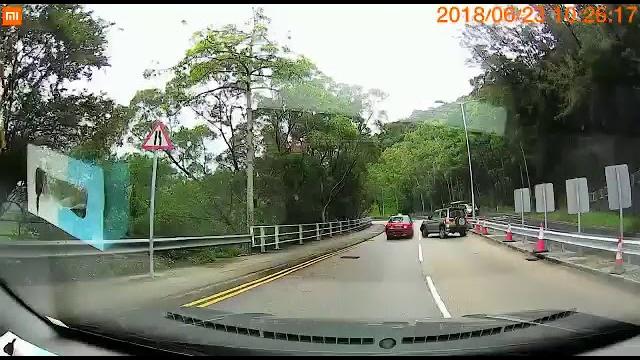 必看系列:吉普車同的士有仇,一嘢打橫撞埋去(轉載) 必看系列:吉普車同的士有仇,一嘢打橫撞埋去(轉載)
