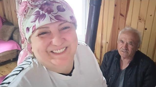 Esra&i̇smet amcaniz çok güldürüyor bahti̇yar odunumuzu taşidibaharin buz dolabi temi̇zli̇ğ"" Esra&i̇smet amcaniz çok güldürüyor bahti̇yar odunumuzu taşidibaharin buz dolabi temi̇zli̇ğ""