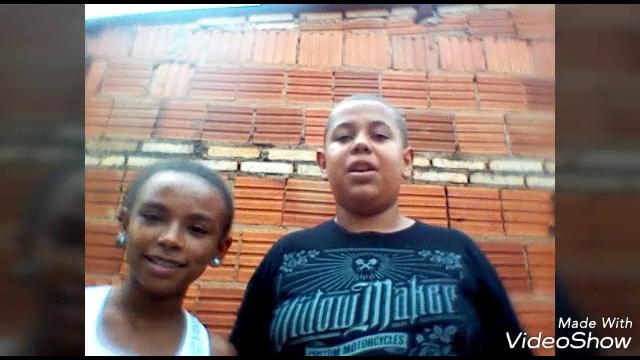 Desafio da garrafa com minha prima Desafio da garrafa com minha prima