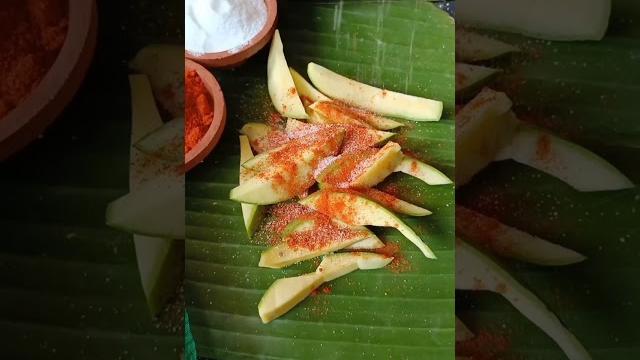 Chatpata kacha aam #mango #manga #uniquedish Chatpata kacha aam #mango #manga #uniquedish