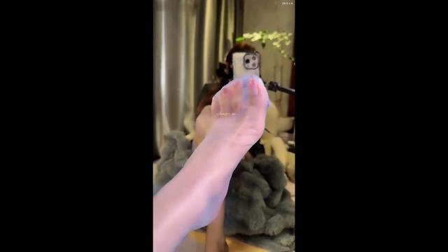 赵一一 - 顶级丝足女神 对镜拍超薄丝袜秀足 赵一一 - 顶级丝足女神 对镜拍超薄丝袜秀足