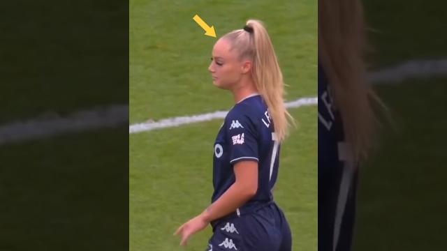 Neymar vs 11 female footballers Neymar vs 11 female footballers