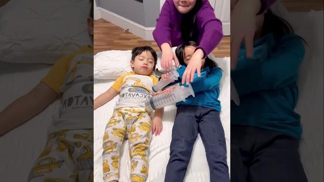 Sister gave brother two injections to sleep ️ Sister gave brother two injections to sleep ️
